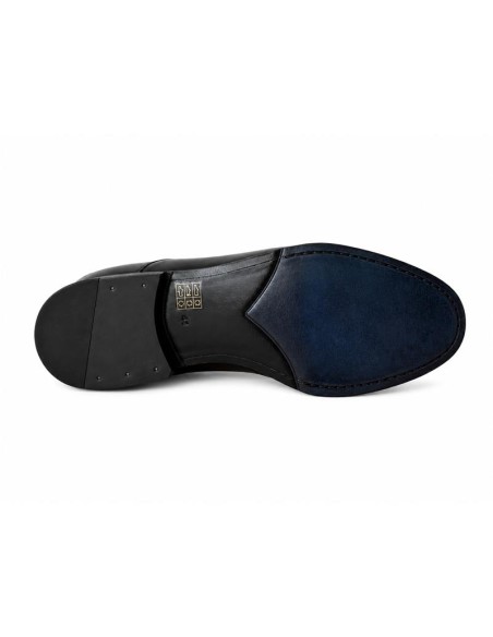 Black leather Oxford