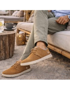 Derby de nobuck con cordones en contraste color cuero
