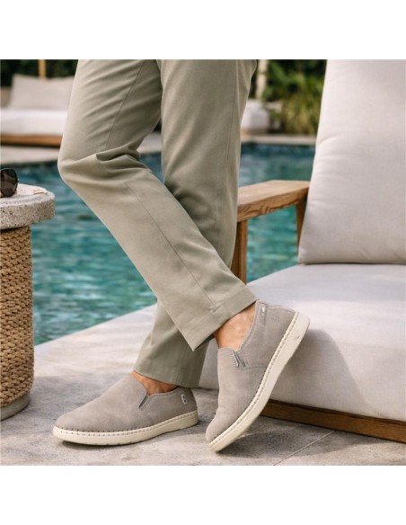 Mocasín slip-on con suela en contraste color beige