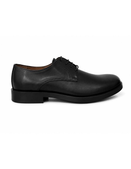 Black leather Oxford