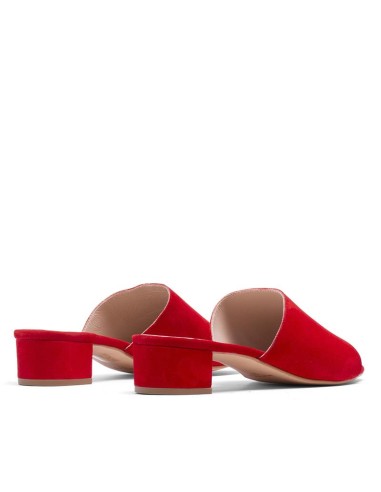 Sandalias de mujer de ante con hebilla color rojo