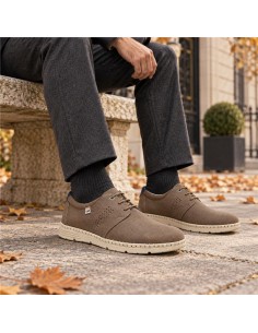 Derby de nobuck con cordones en contraste color beige