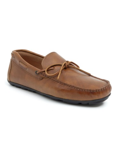 Mocasín de piel con cordón de piel color cuero