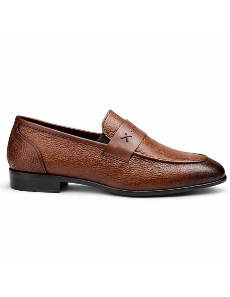 Mocasín de piel con antifaz color cuero