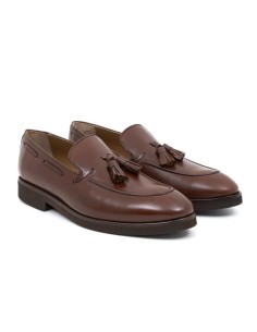 Mocasín de piel con borlas color cuero 2