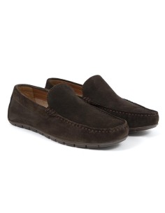 Mocasín de ante cosido artesano color marrón