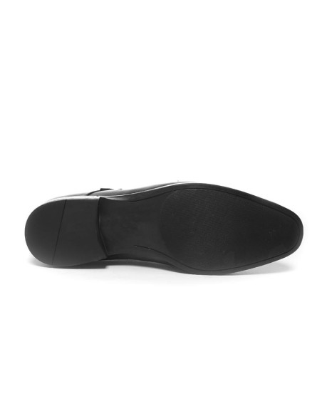 Zapato con hebilla de piel con dos  hebillas color negro