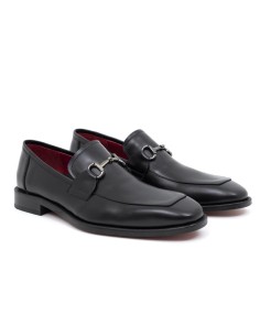 Mocasín de piel con hebilla color negro 2