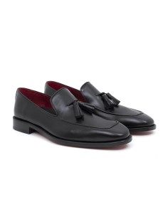 Mocasín de piel con borlas color negro 2
