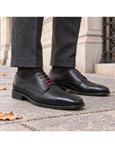 Derby de piel liso color negro
