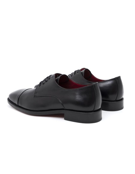 Derby de piel liso color negro