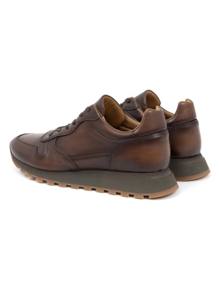 Deportivo de piel liso color cuero