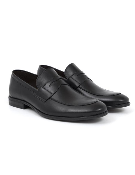 Mocasín de piel con antifaz color negro