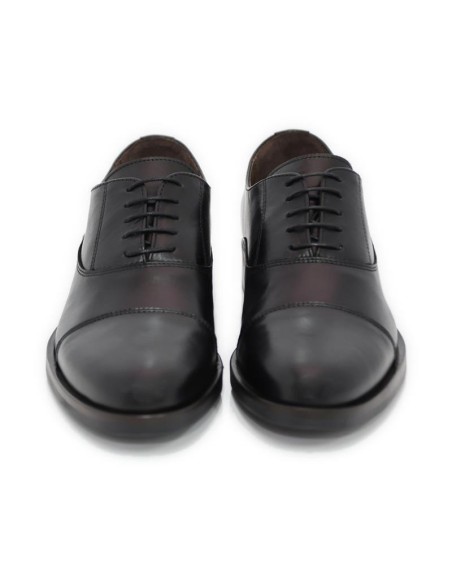 Black leather Oxford