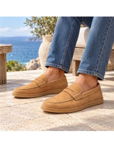 Mocasín de ante con antifaz color beige
