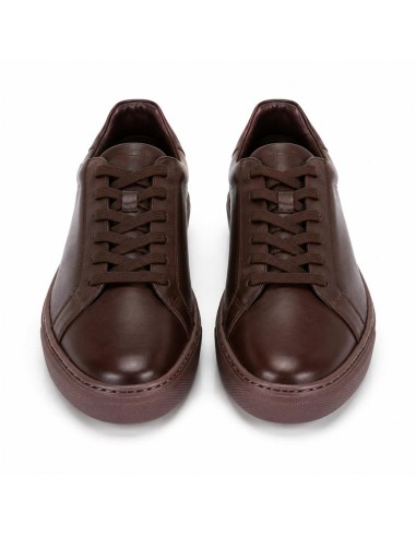 Deportivo de piel liso color marrón