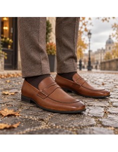 Mocasín de piel de piso antideslizante color marrón
