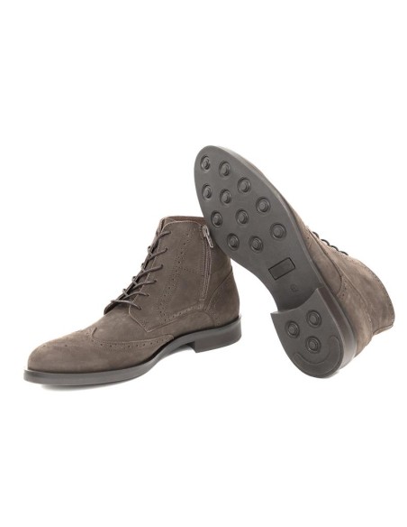 Botín de nobuck semi-brogado color gris