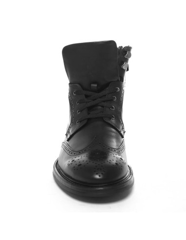 Botín de piel liso color negro