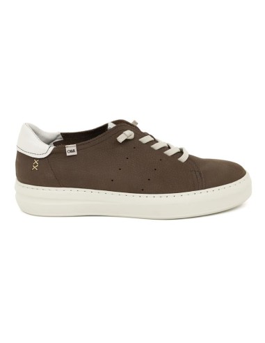 Sneakers de nobuck liso color marrón