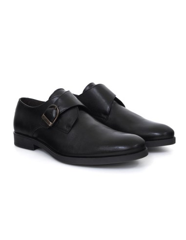 Zapato con hebilla de piel acabado a mano color negro