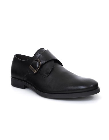 Zapato con hebilla de piel acabado a mano color negro