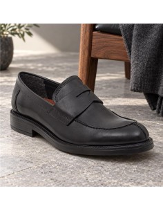 Mocasín de piel con antifaz color negro