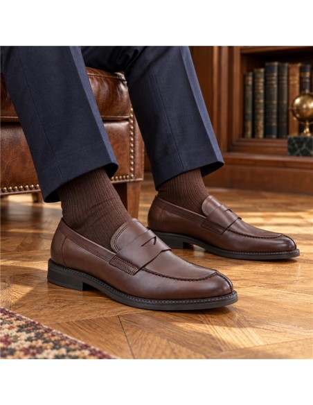 Mocasín de piel con antifaz color marrón