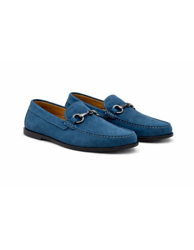 Mocasín de ante con aplique metálico color azul