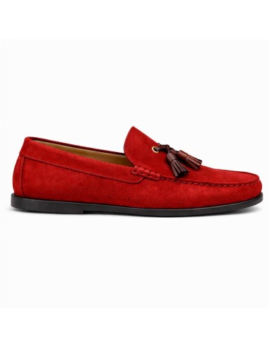 Mocasín de ante con borlas color rojo