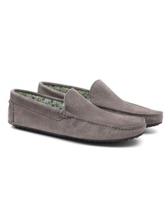 Mocasín de ante cosido artesano color gris 2