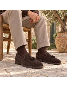 Mocasín de ante con borlas color marrón