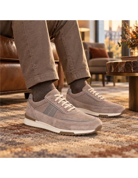 Deportivo de ante liso color gris