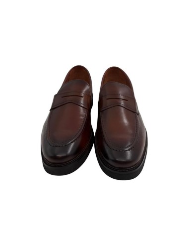 Mocasín de piel de piso antideslizante color cuero