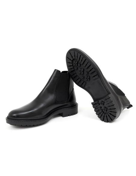 Black leather chelsea boots