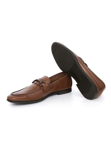 Mocasín de piel de piso antideslizante color cuero