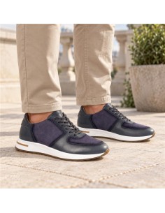 Deportivo de piel liso color azul