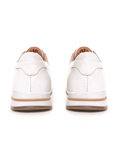 Deportivo de piel liso color blanco