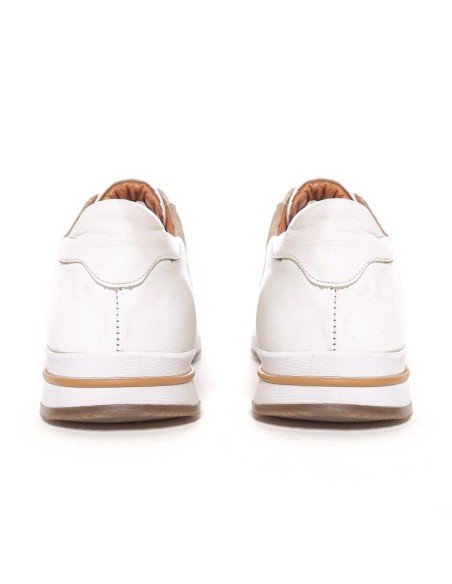 Deportivo de piel liso color blanco
