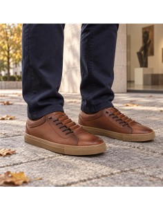 Sneakers de piel liso color cuero