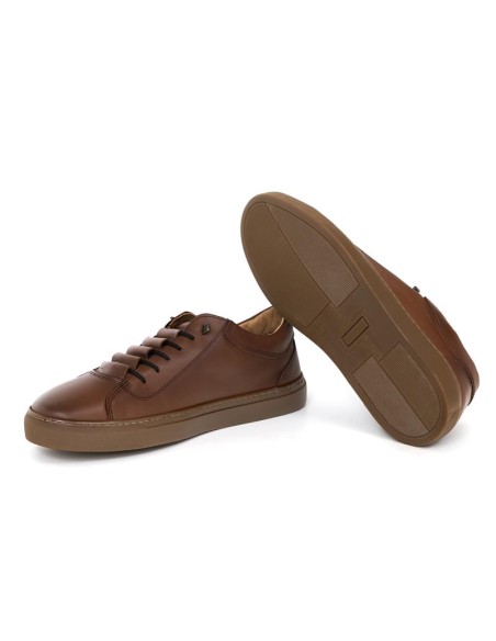 Sneakers de piel liso color cuero