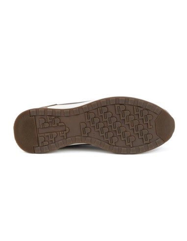 Deportivo de piel liso color marrón
