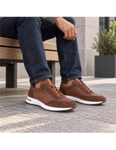 Deportivo de piel liso color cuero