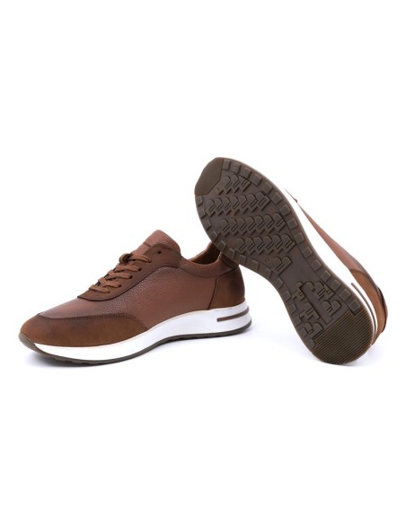 Deportivo de piel liso color cuero