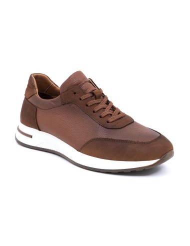 Deportivo de piel liso color cuero