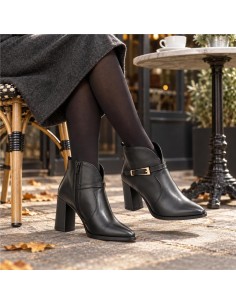 Black solid color women's boots