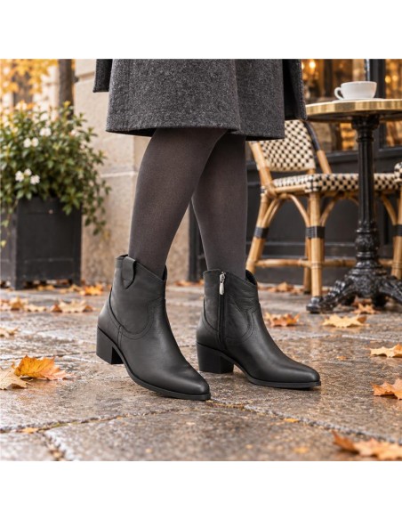 Black solid color women's boots