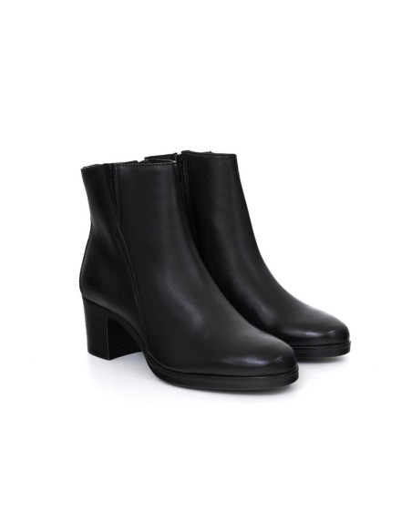 Black leather women's boots