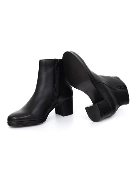 Black leather women's boots