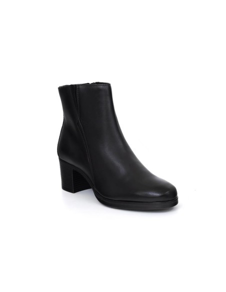 Botines de mujer de piel acabado a mano color negro